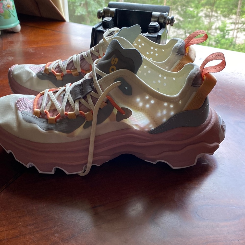 Sorel Women’s Kinetic Breakthru Tech Lace Sneaker Size 8.5